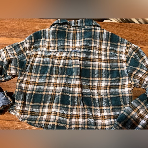 American Eagle Outfitters Plaid Cropped Shirt - Emerald, Beige and White - Picture 4 of 4